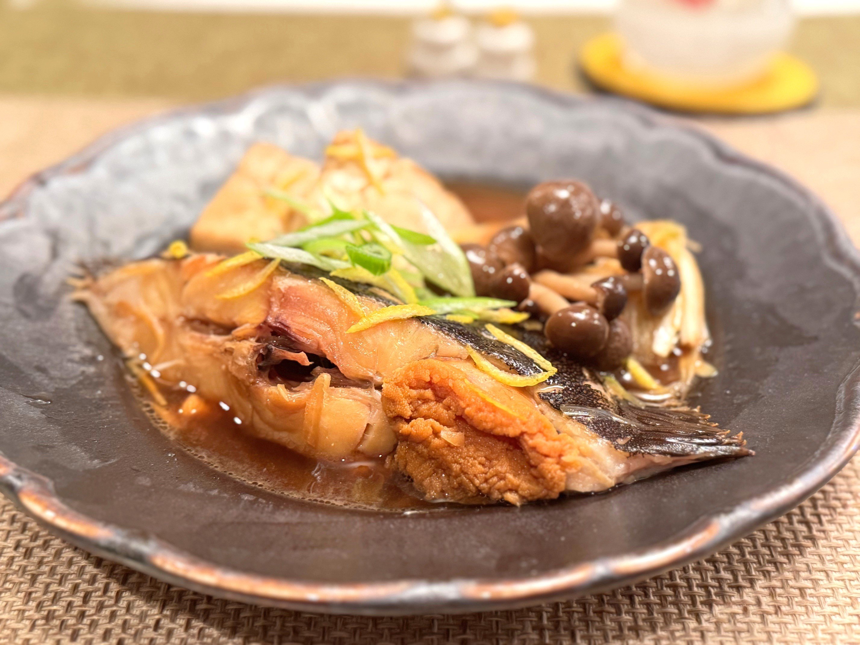 カレイと焼き豆腐の煮付け